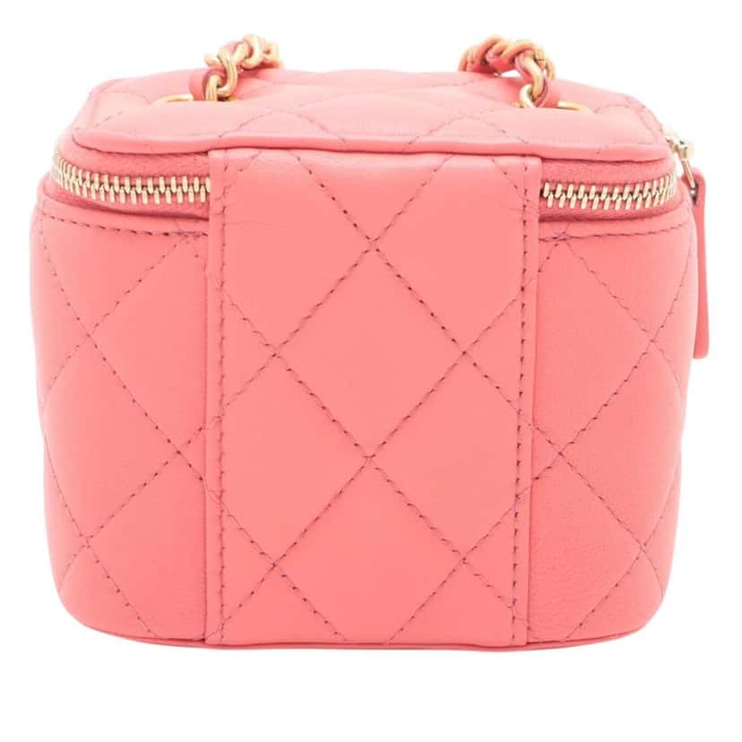Chanel Mini Quilted Lambskin Pearl Crush Vanity Case With Chain Pink Leather Very good condition - Back View