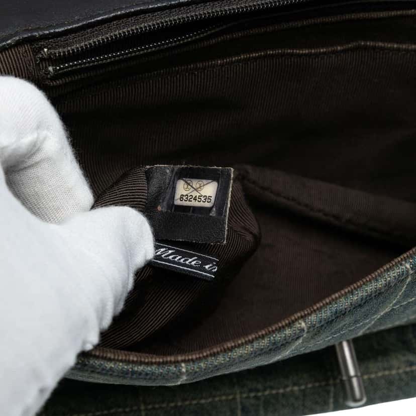 Chanel Medium Classic Chocolate Bar Denim Single Flap Blue Denim Good condition - Box View