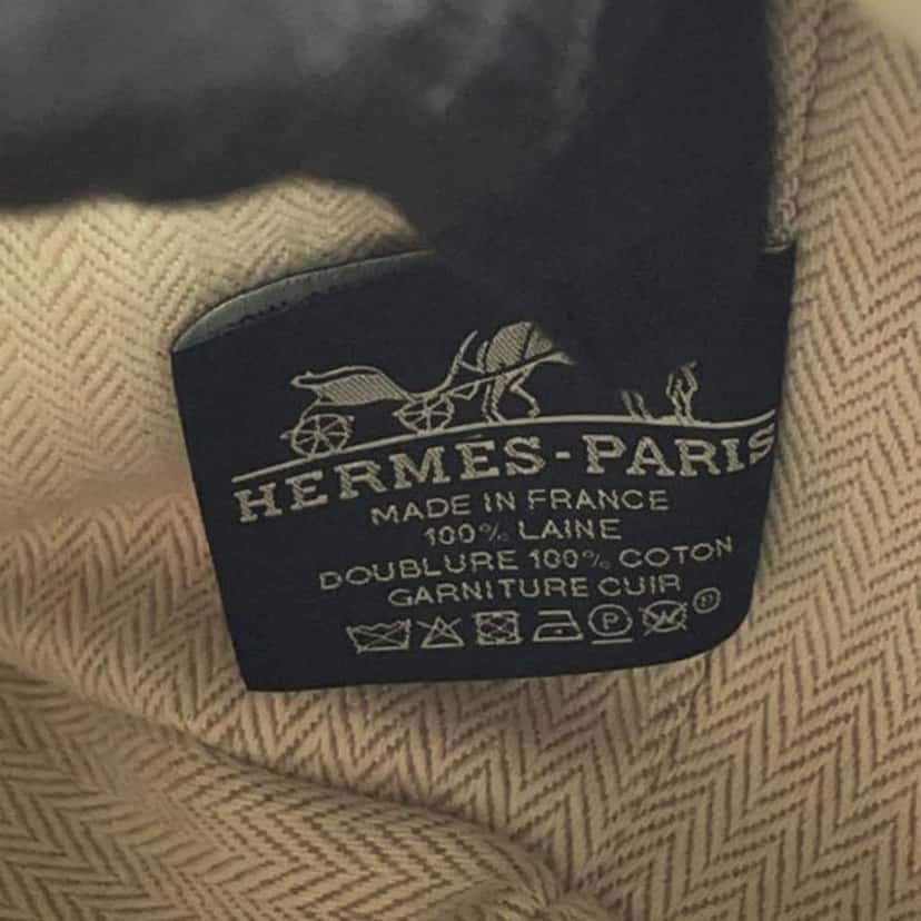 Hermès Small Wool Bride a Brac Au Carre Case Orange Wool Very good condition - Box View