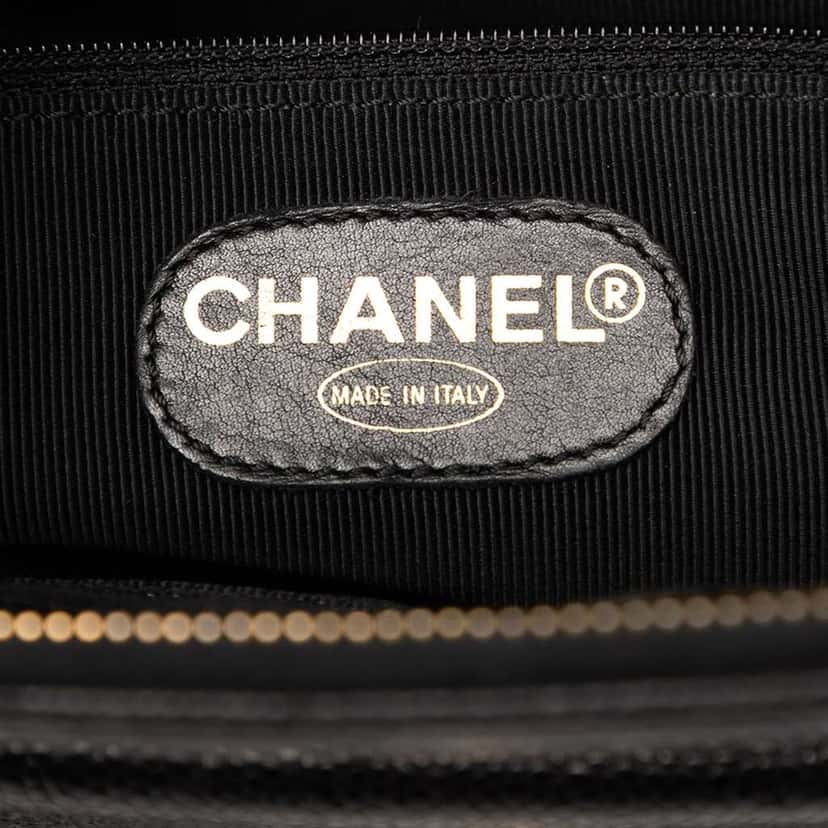 Chanel CC Caviar Front Pocket Shoulder Bag Black Leather Good condition - Box View