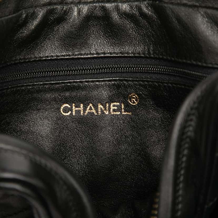 Chanel CC Chevron Quilted Lambskin Tassel Camera Case Black Leather Good condition - Box View