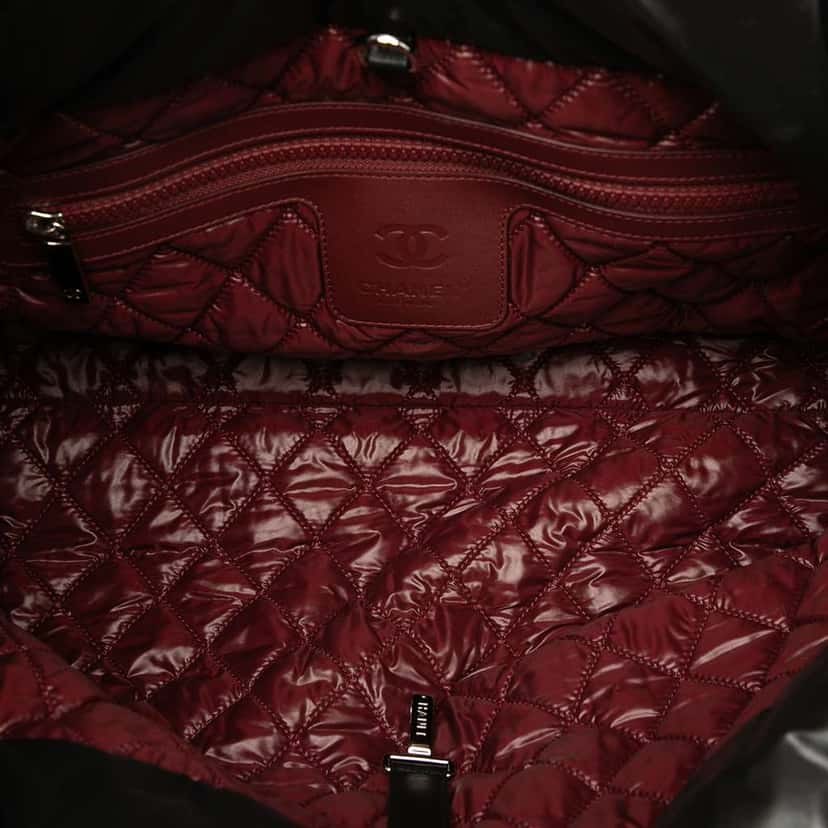 Chanel Medium Quilted Nylon Coco Cocoon Tote Black Good condition - Model View