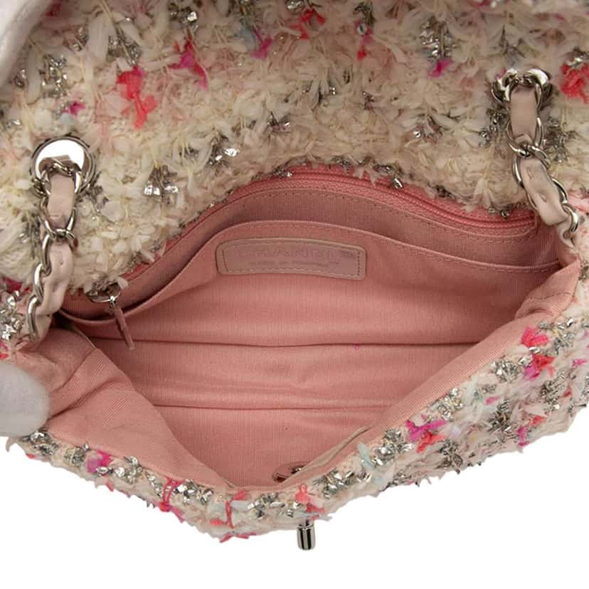 Chanel Mini Rectangular Classic Tweed Single Flap Pink Tweed Good condition - Model View