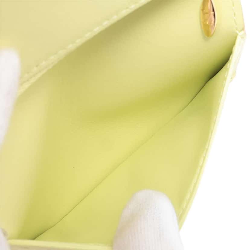 Louis Vuitton Taurillon Capucines  Vertical Compact Wallet Pink Leather Good condition - Inside View