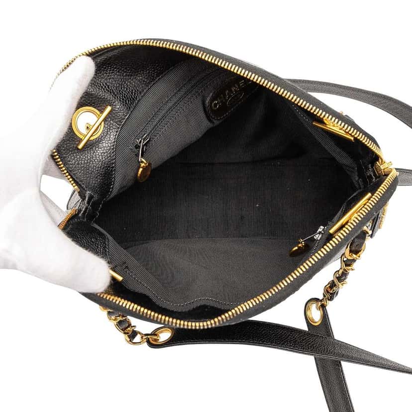 Chanel Caviar Logo Chain Shoulder Bag Black Leather Good condition - Model View