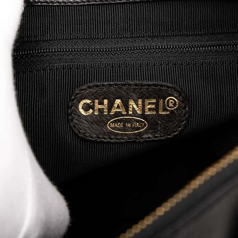 Chanel Caviar Logo Chain Shoulder Bag Black Leather Good condition - Box View