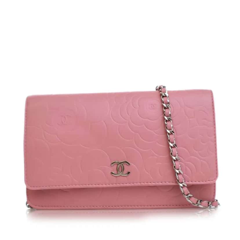 Chanel CC Embossed Lambskin Camellia Wallet On Chain Pink Leather Good condition - Front View