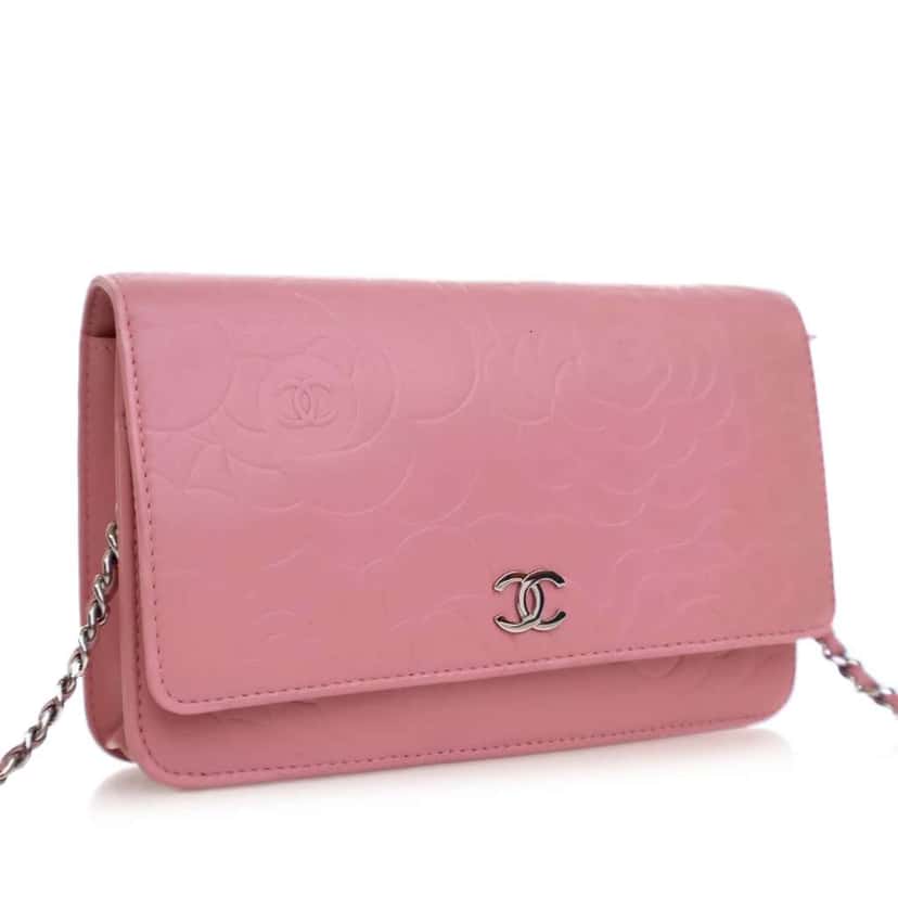 Chanel CC Embossed Lambskin Camellia Wallet On Chain Pink Leather Good condition - Inside View
