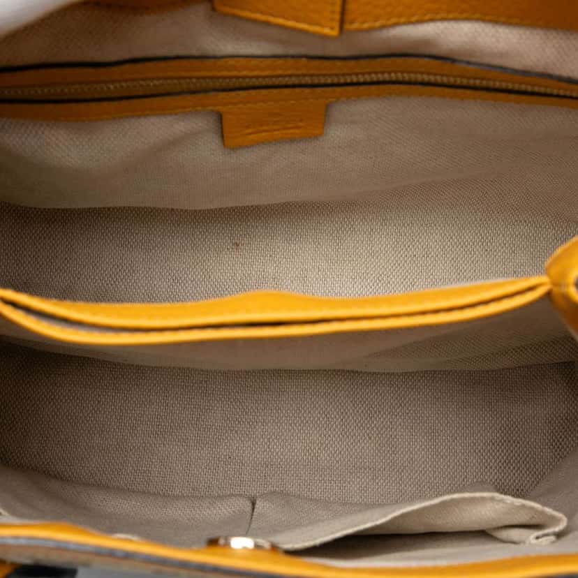 Gucci Small GG Canvas Diana Bamboo Top Handle Tote Brown Canvas Good condition - Model View