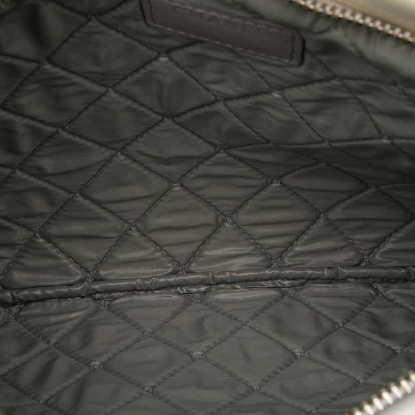 Chanel Medium Lambskin Colorblock Patchwork O Case White Leather Good condition - Model View