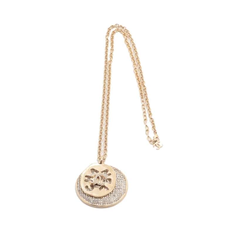 Chanel CC Gold Plated Rhinestone Embellished Round Logo Pendant Necklace Gold Metal Good condition - Box View
