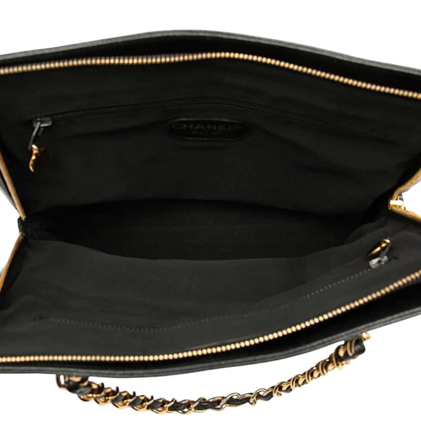 Chanel Caviar Logo Chain Tote Black Leather Good condition - Model View