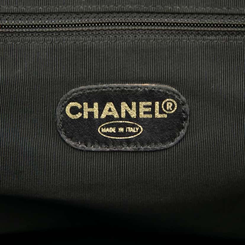 Chanel Caviar Logo Chain Tote Black Leather Good condition - Box View