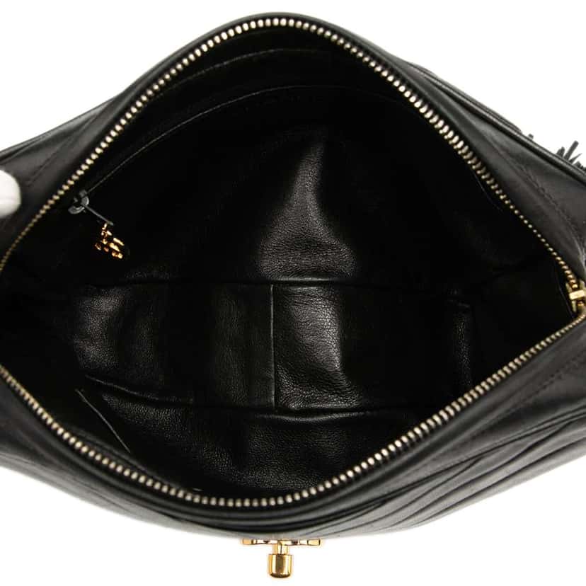 Chanel CC Chevron Lambskin Tassel Chain Camera Bag Black Leather Good condition - Model View