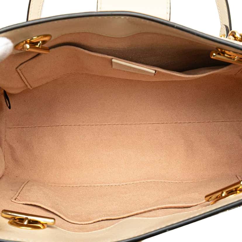 Gucci Small GG Supreme Apple Heart Padlock Tote Brown Canvas Very good condition - Model View