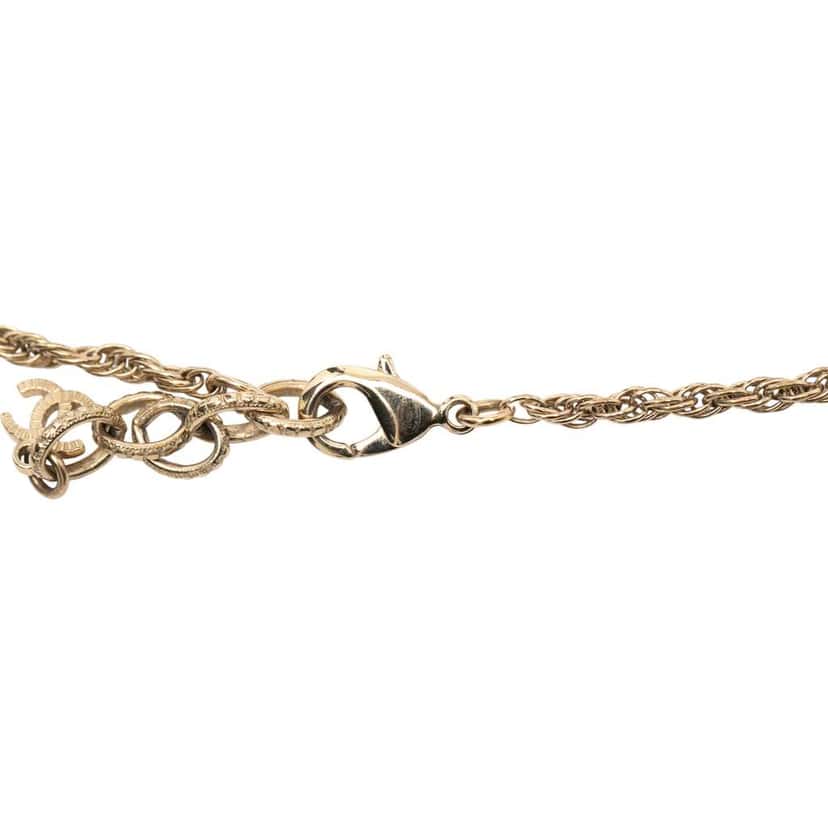 Chanel Gold Plated Faux Pearl CC Round Pendant Necklace Gold Metal Good condition - Inside View