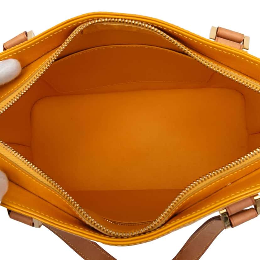 Louis Vuitton Monogram Vernis Houston Yellow Leather Good condition - Model View