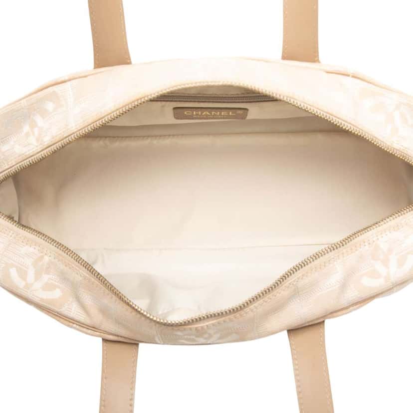 Chanel New Travel Line Nylon Handbag Brown Good condition - Model View