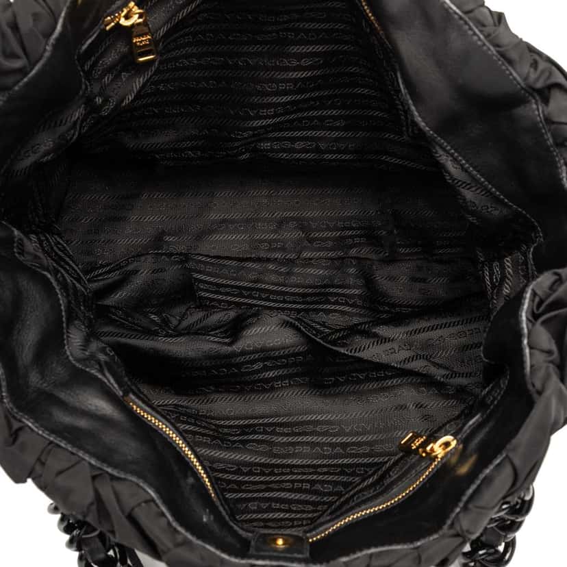 Prada Tessuto Origami Pleated Tote Black Good condition - Model View