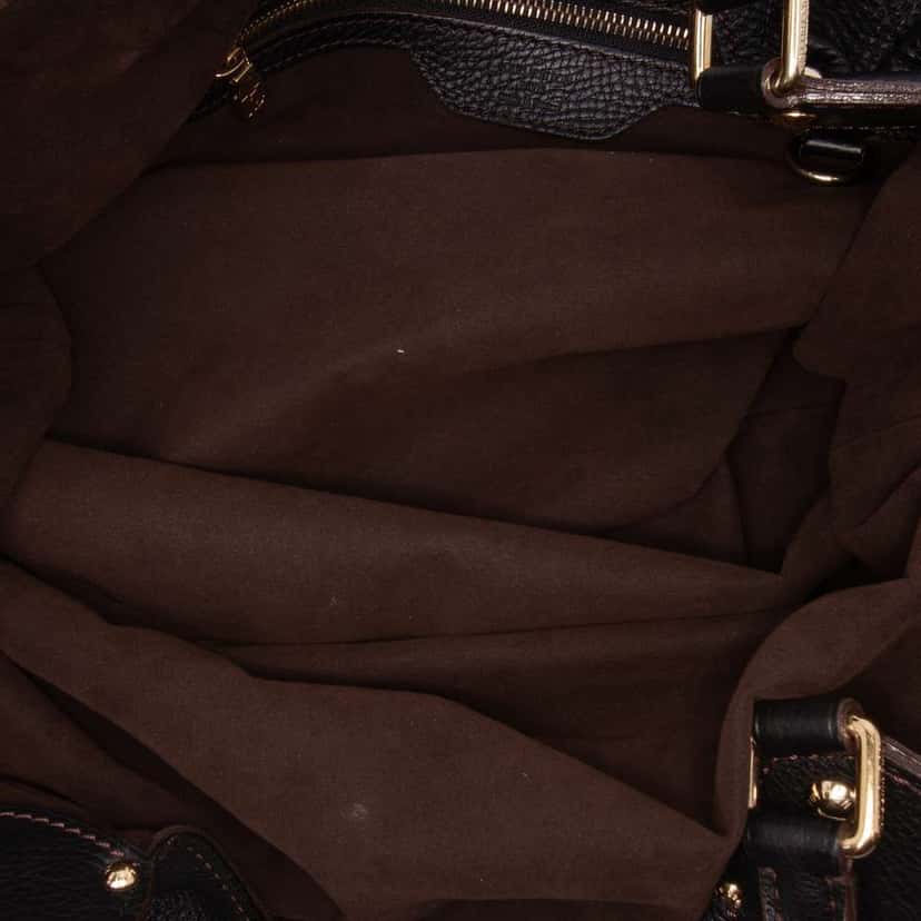 Louis Vuitton Monogram Mahina XL Black Leather Good condition - Model View