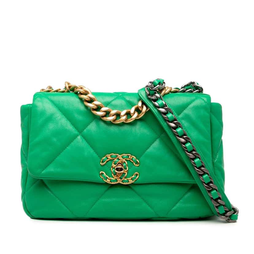 Chanel Medium Lambskin 19 Flap Green Leather Very good condition - Front View