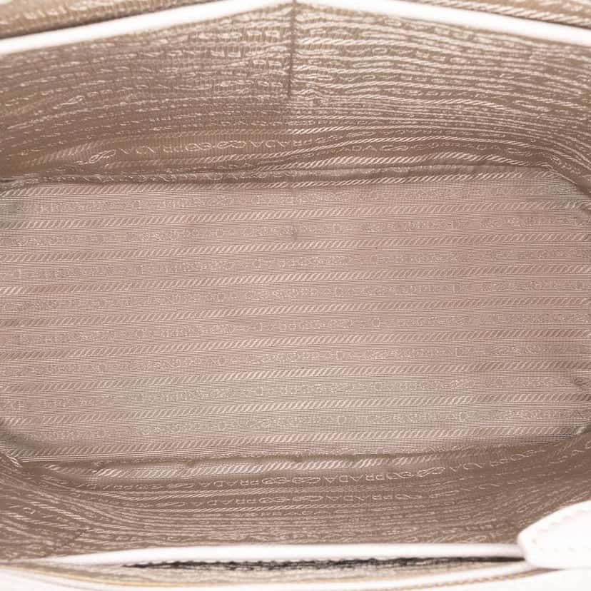 Prada Saffiano Lux Parabole Tote White Leather Good condition - Model View
