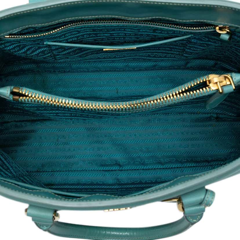 Prada Saffiano Lux Parabole Tote Blue Leather Very good condition - Model View