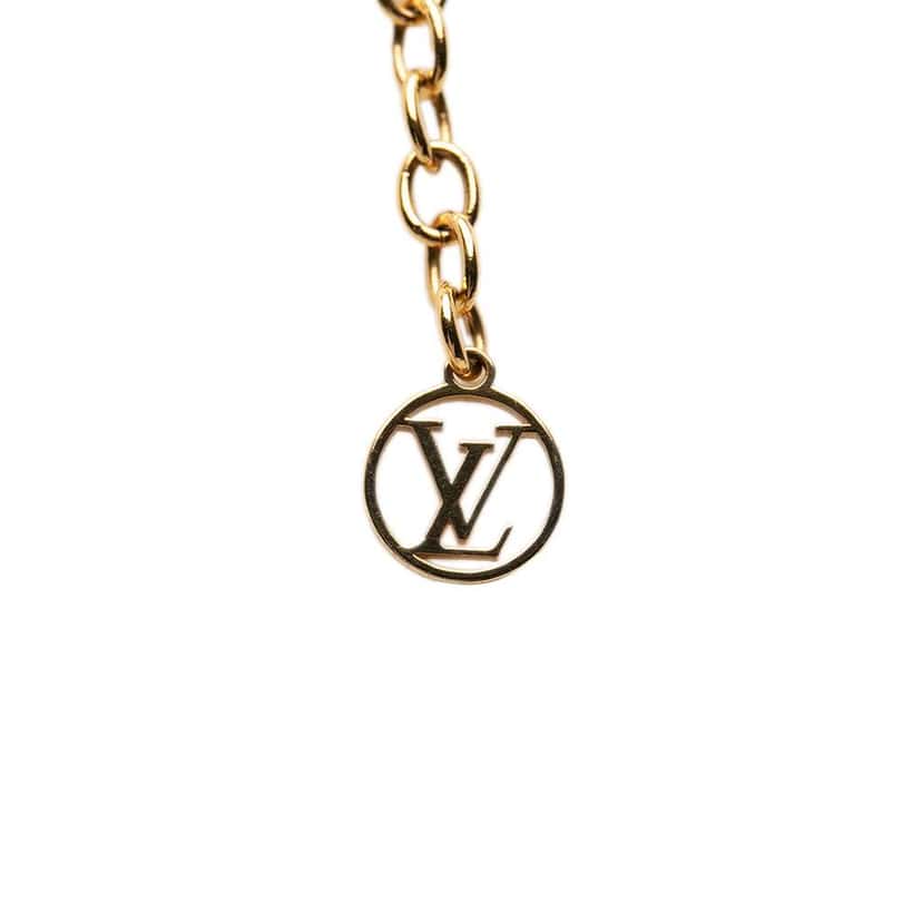 Louis Vuitton Gold Plated Essential V Necklace Gold Metal Good condition - Model View