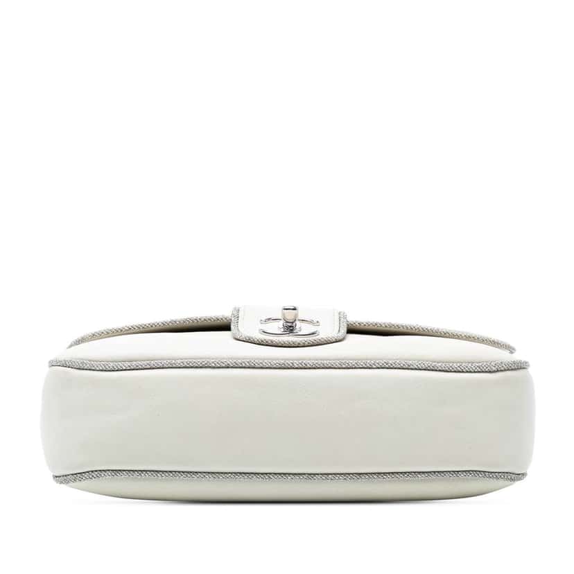 Chanel Quilted Lambskin and Metallic Trim Elementary Chic Flap White Leather Good condition - Inside View