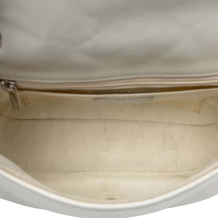 Chanel Quilted Lambskin and Metallic Trim Elementary Chic Flap White Leather Good condition - Model View