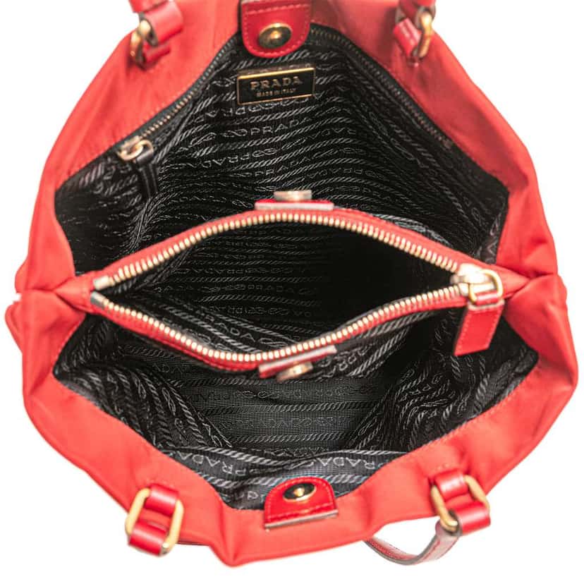 Prada Tessuto Tote Red Good condition - Model View