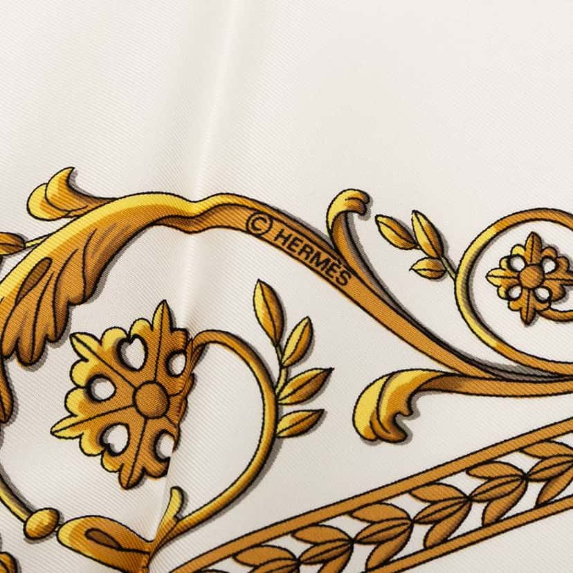 Hermès La Promenade De Longchamps Silk Scarf White Silk Good condition - Inside View