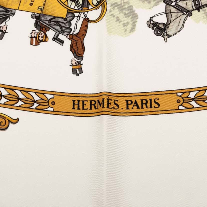 Hermès La Promenade De Longchamps Silk Scarf White Silk Good condition - Model View