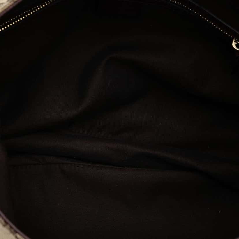 Gucci GG Canvas Charlotte Crossbody Brown Canvas Good condition - Model View