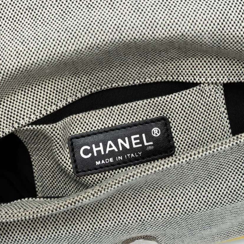 Chanel Canvas CC Camellia No. 5 Shoulder Bag Grey Canvas Good condition - Model View