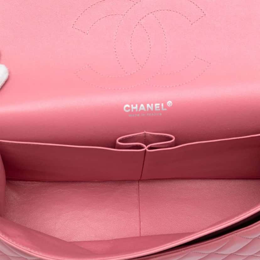 Chanel Jumbo Classic Lambskin Double Flap Pink Leather Good condition - Model View