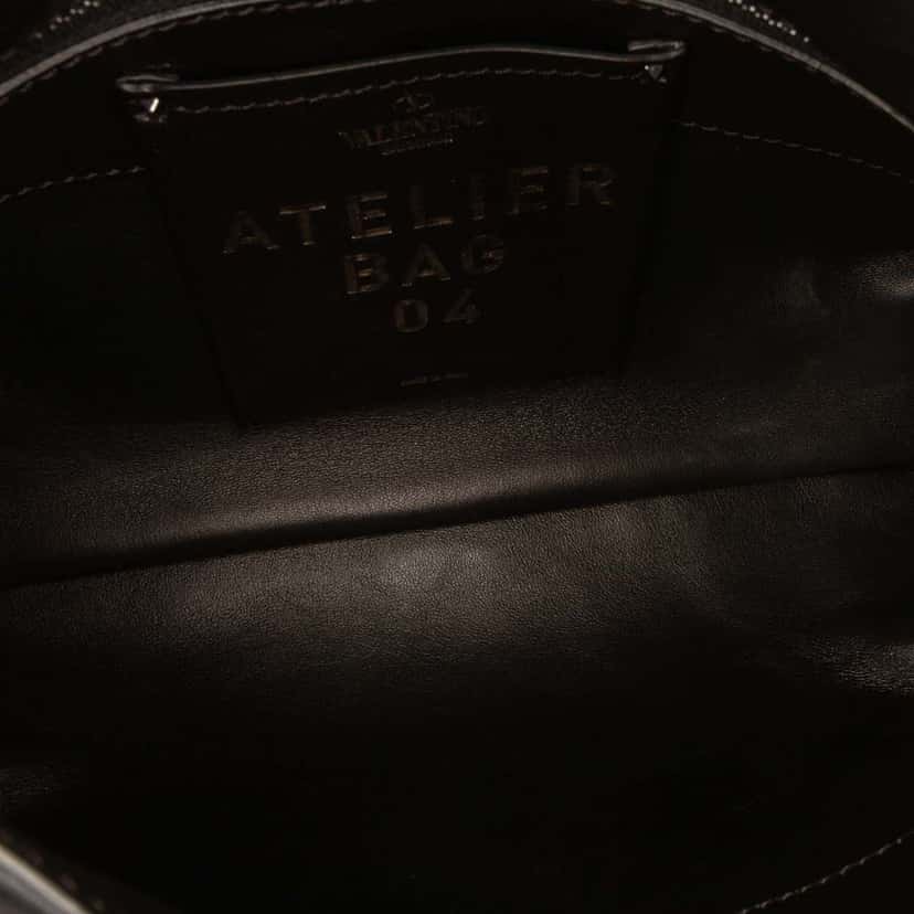 Valentino Small Nappa Atelier 04 Rouches Edition Hobo Black Leather Good condition - Model View