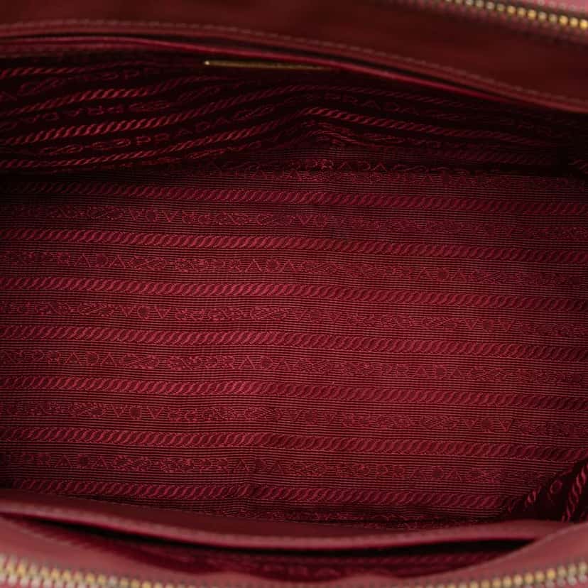 Prada Small Saffiano Lux Galleria Double Zip Satchel Pink Leather Good condition - Model View