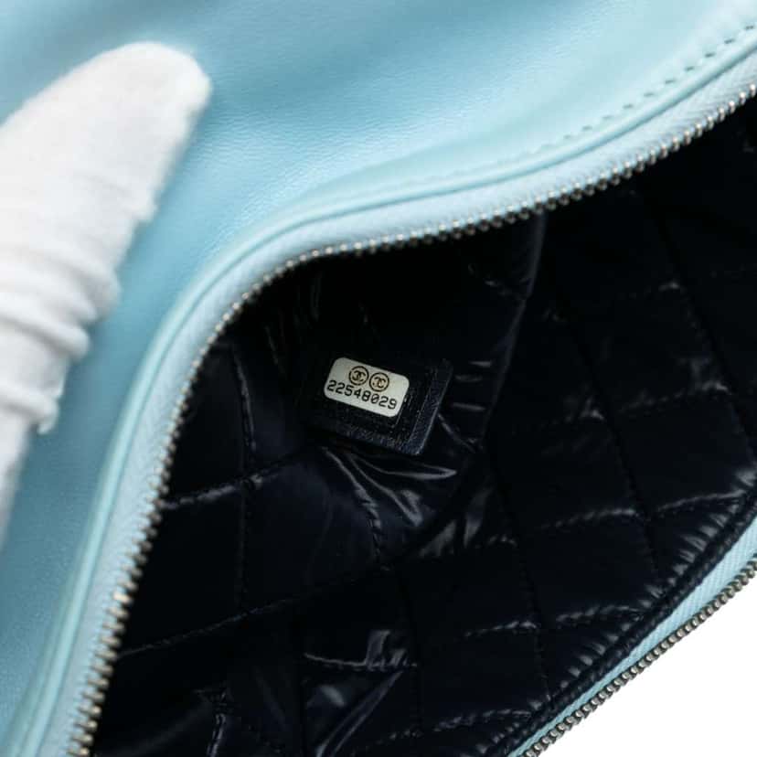 Chanel Large Lambskin Airlines O Case Clutch Black Leather Good condition - Box View
