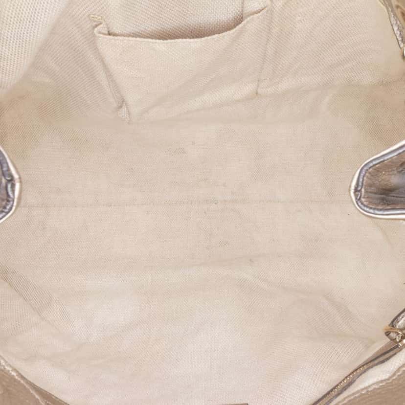 Gucci Medium Metallic Leather Soho Chain Tote Gold Leather Good condition - Model View