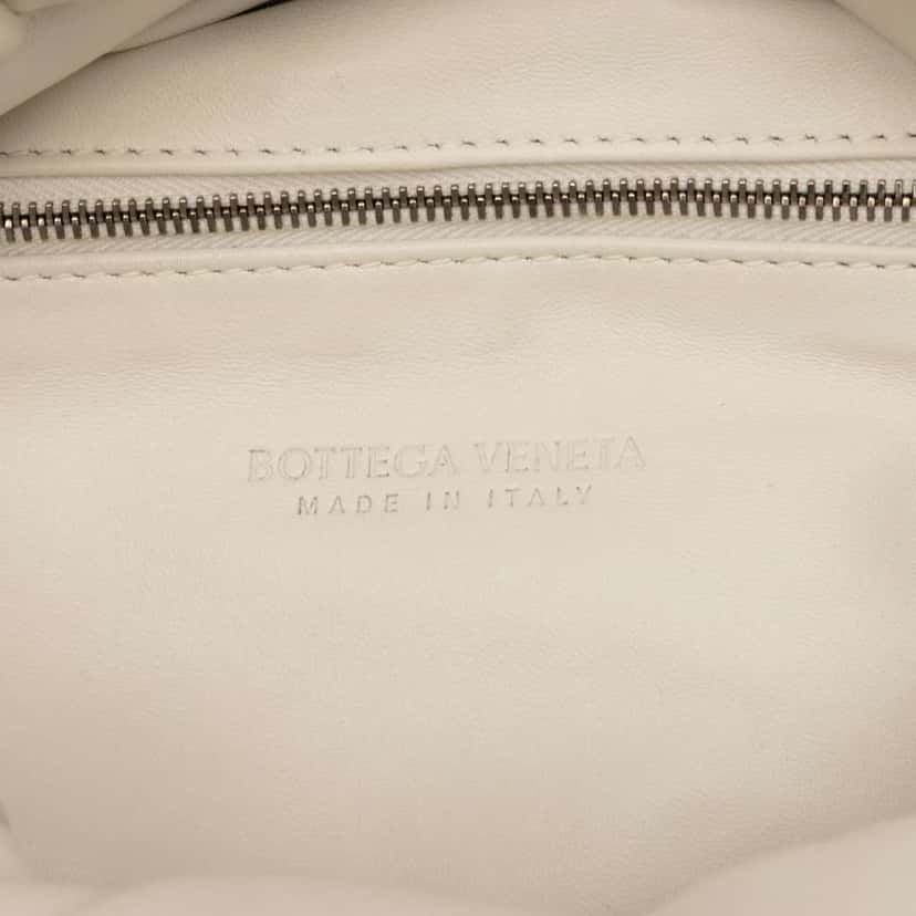 Bottega Veneta Calfskin The Body Pouch Belt Bag White Leather Good condition - Box View
