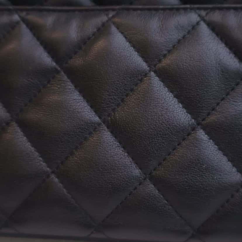 Chanel Small Quilted Calfskin Camera Case Black Leather Good condition - Box View