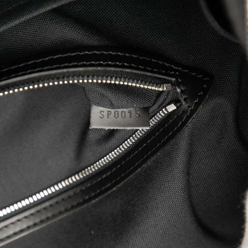 Louis Vuitton Taiga and Canvas Taimyr Green Leather Good condition - Box View