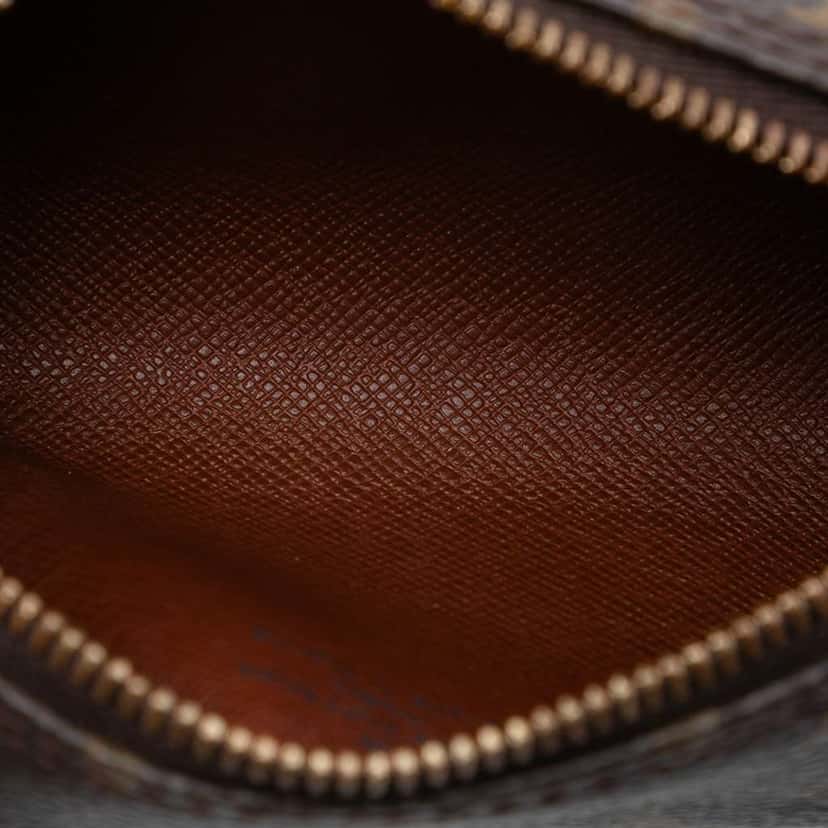 Louis Vuitton Monogram Papillon Pochette Brown Good condition - Model View