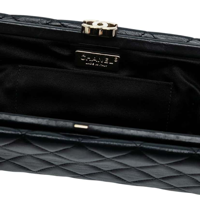 Chanel CC Quilted Lambskin Pleated Frame Clutch Black Leather Good condition - Box View