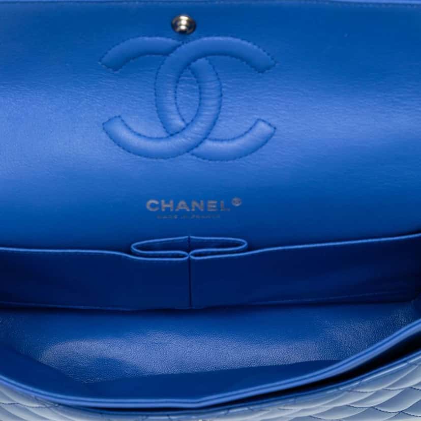 Chanel Medium Classic Patent Double Flap Blue Leather Good condition - Model View
