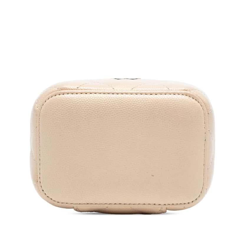 Chanel Mini Quilted Iridescent Caviar Pearl On Top Vanity Case With Chain Brown Leather Good condition - Inside View