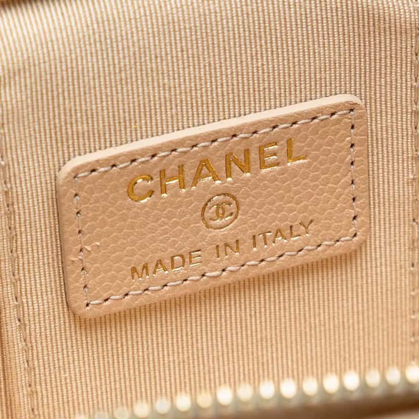 Chanel Mini Quilted Iridescent Caviar Pearl On Top Vanity Case With Chain Brown Leather Good condition - Box View