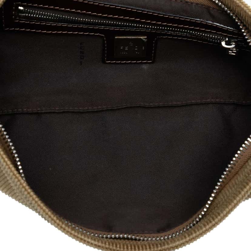 Fendi Corduroy Baguette Pochette Brown Velvet Good condition - Model View