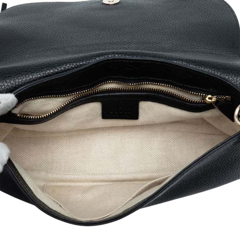Gucci Medium Leather Soho Chain Flap Crossbody Black Leather Good condition - Model View